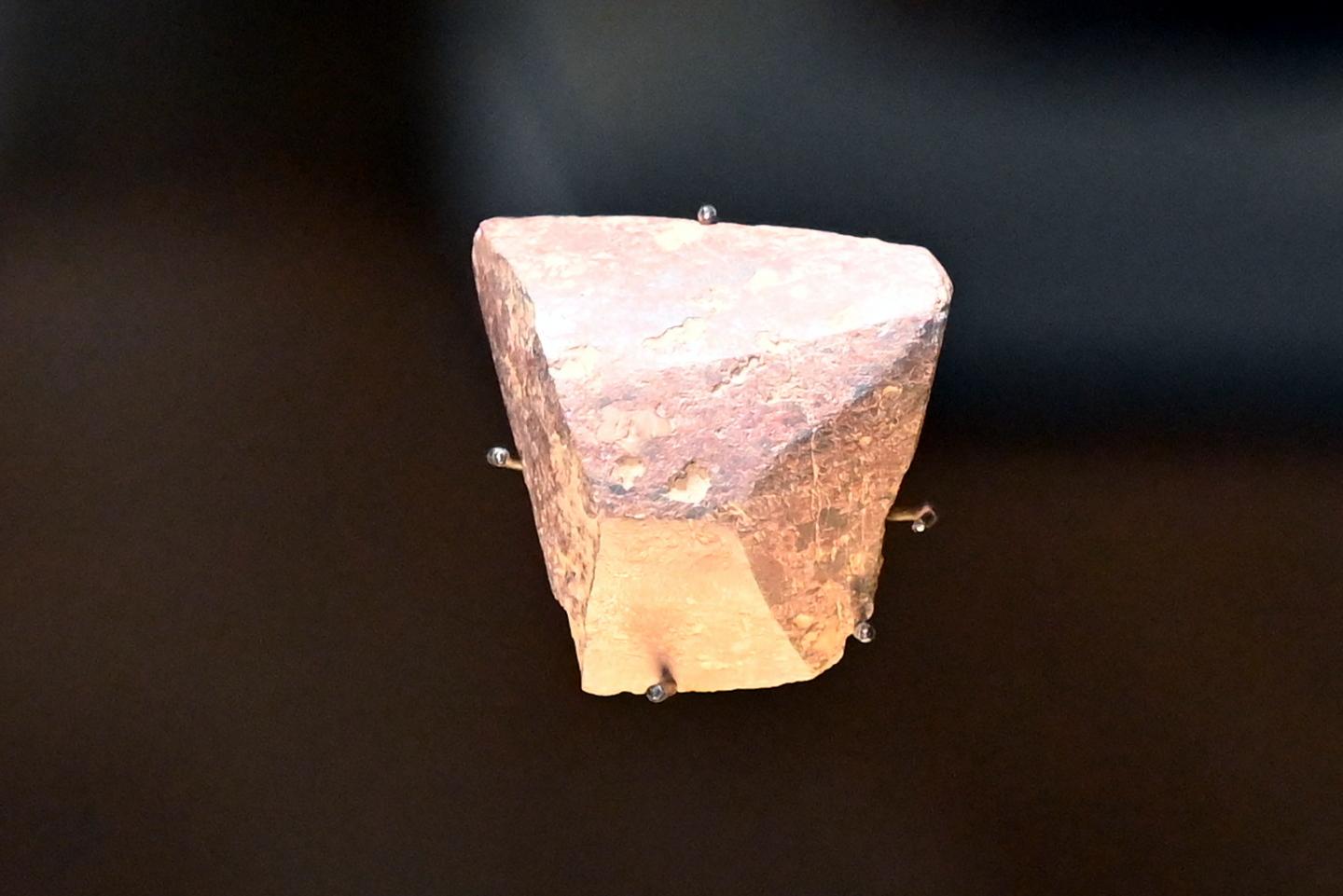 Hämatit, Neolithikum (Jungsteinzeit), 5500 - 1700 v. Chr., 5100 v. Chr., Bild 1/2