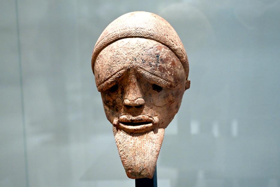 Männerkopf, 600 - 100 v. Chr., Bild 1/4