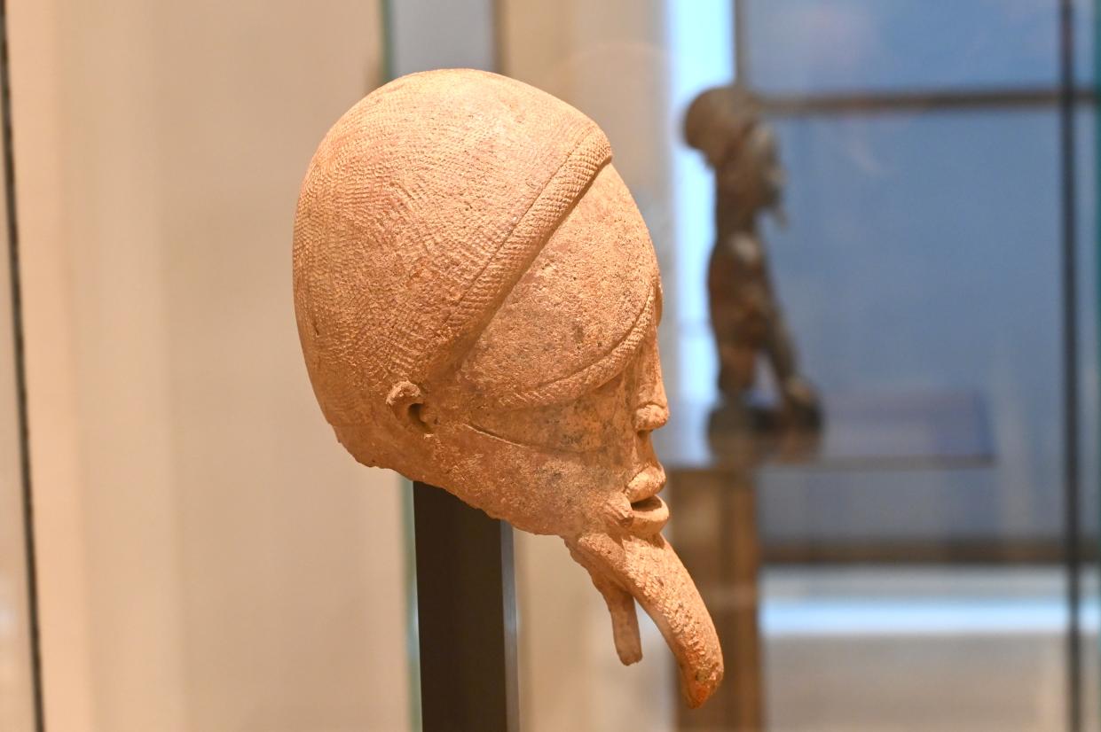 Männerkopf, 600 - 100 v. Chr., Bild 3/4